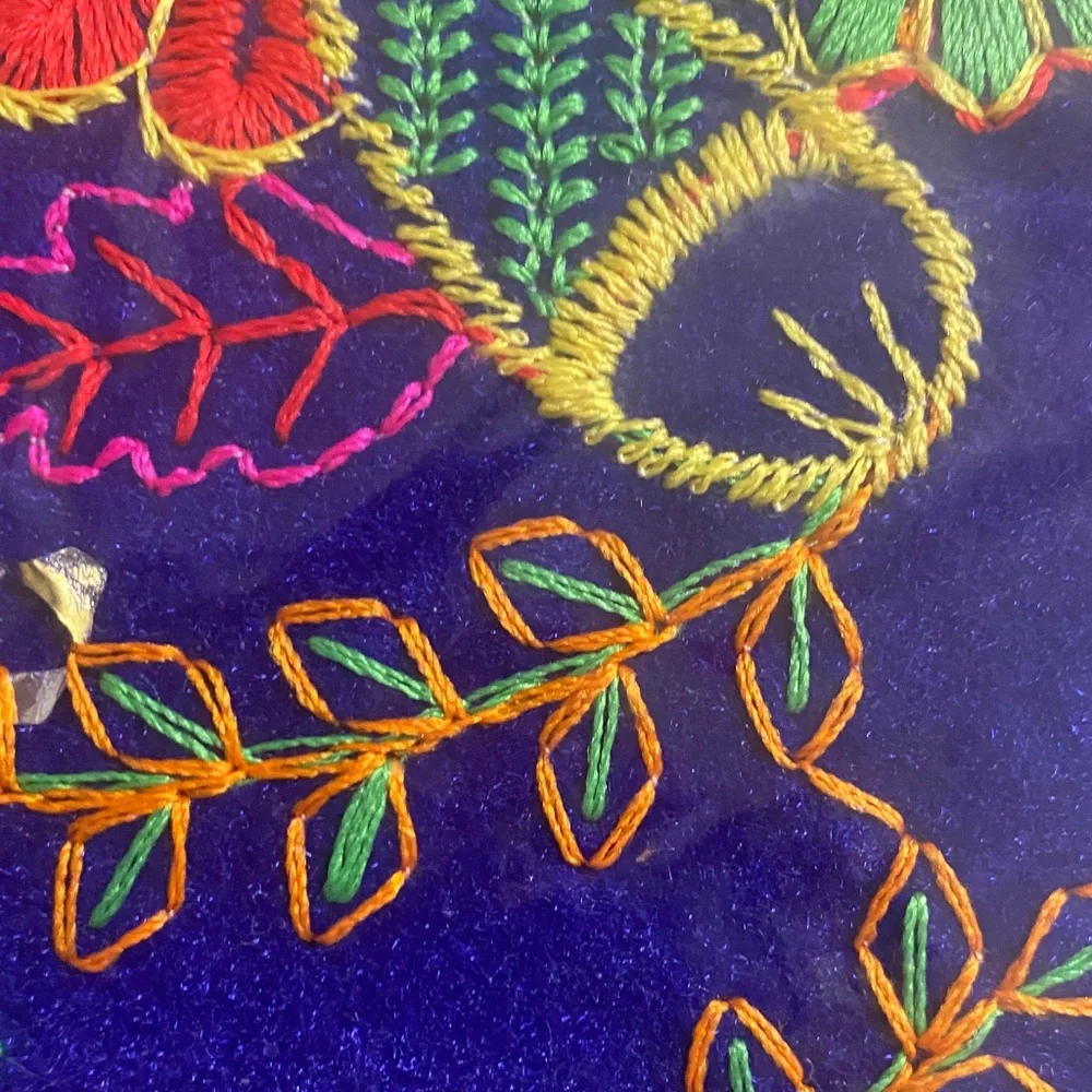 Stunning Bohemian Embroidered Elephant Envelope Clutch/ Crossbody - Picture 3 of 7